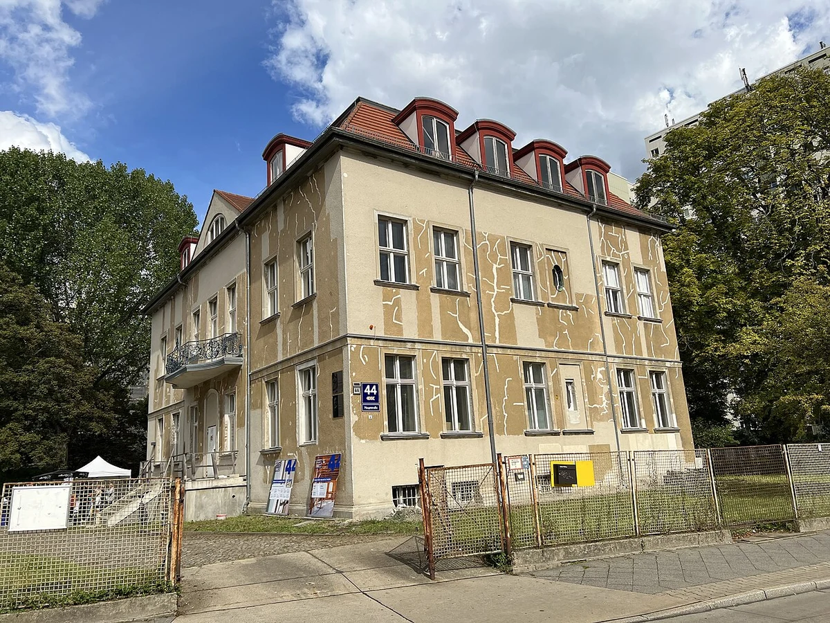 Schloss Hohenschönhausen an der Hauptstraße – historisches Gutshaus in Alt-Hohenschönhausen, Lichtenberg