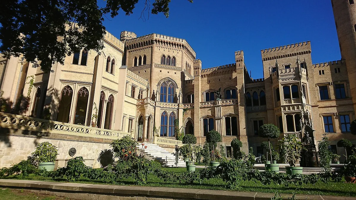 Schloss Babelsberg im Park Babelsberg – neugotische Sommerresidenz, Potsdam-Babelsberg