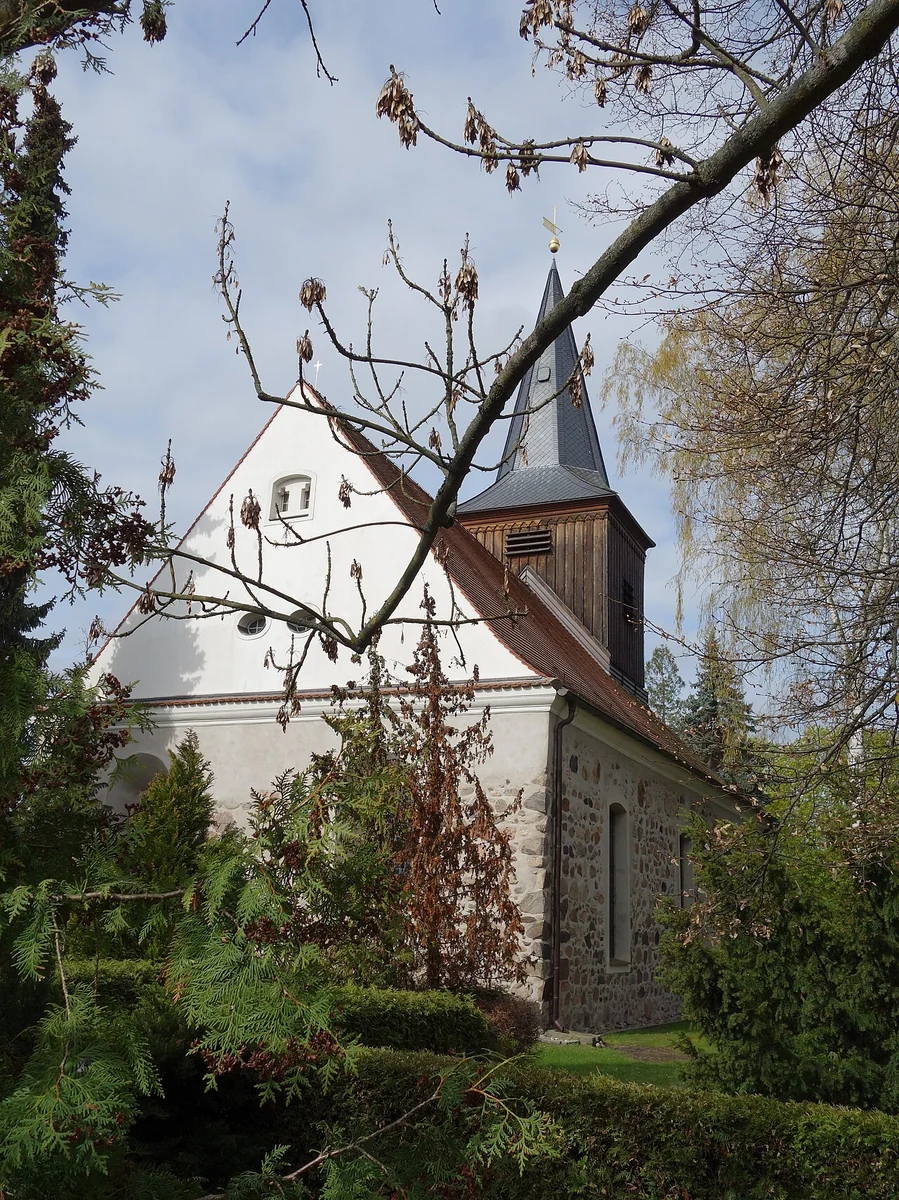 Falkenhagener Kirche am Anger – denkmalgeschützte Feldsteinkirche in Falkensee-Falkenhagen, Brandenburg