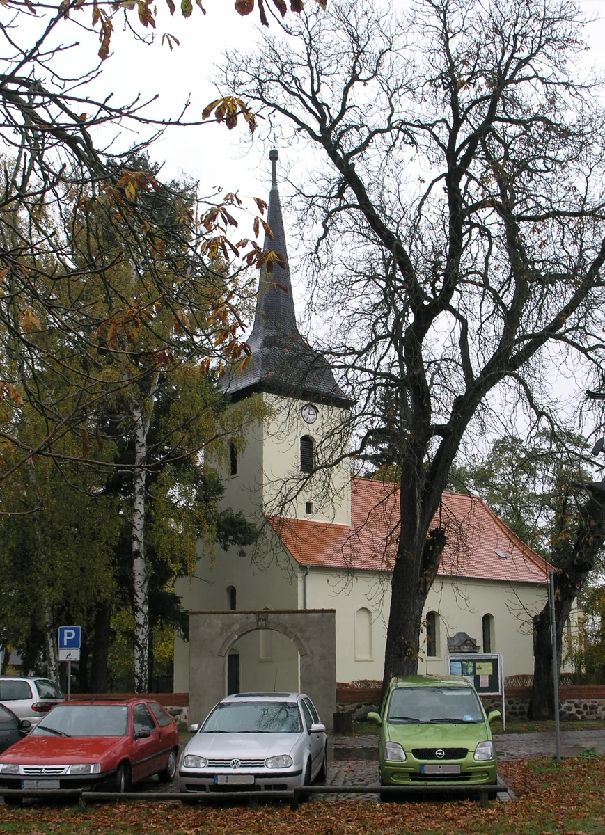 Dorfkirche Fredersdorf – barock wiederaufgebaute Dorfkirche in Fredersdorf-Vogelsdorf, Märkisch-Oderland, Brandenburg