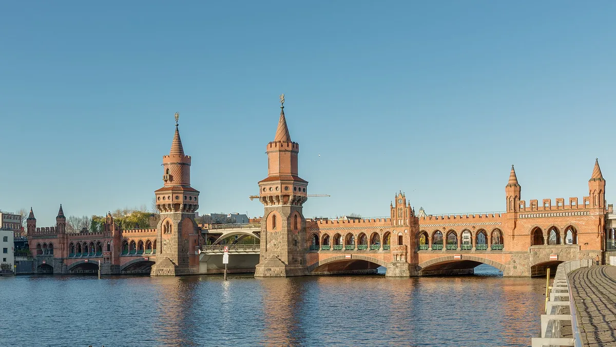 Oberbaumbrücke in Friedrichshain, Berlin