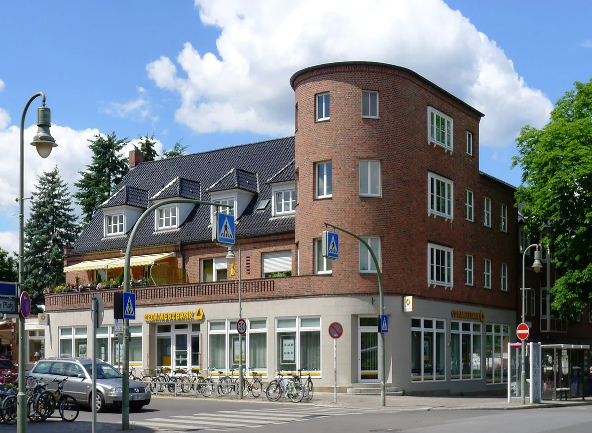 Zeltinger Platz in Berlin-Frohnau – Gartenstadt-Zentrum mit Johanneskirche, Reinickendorf