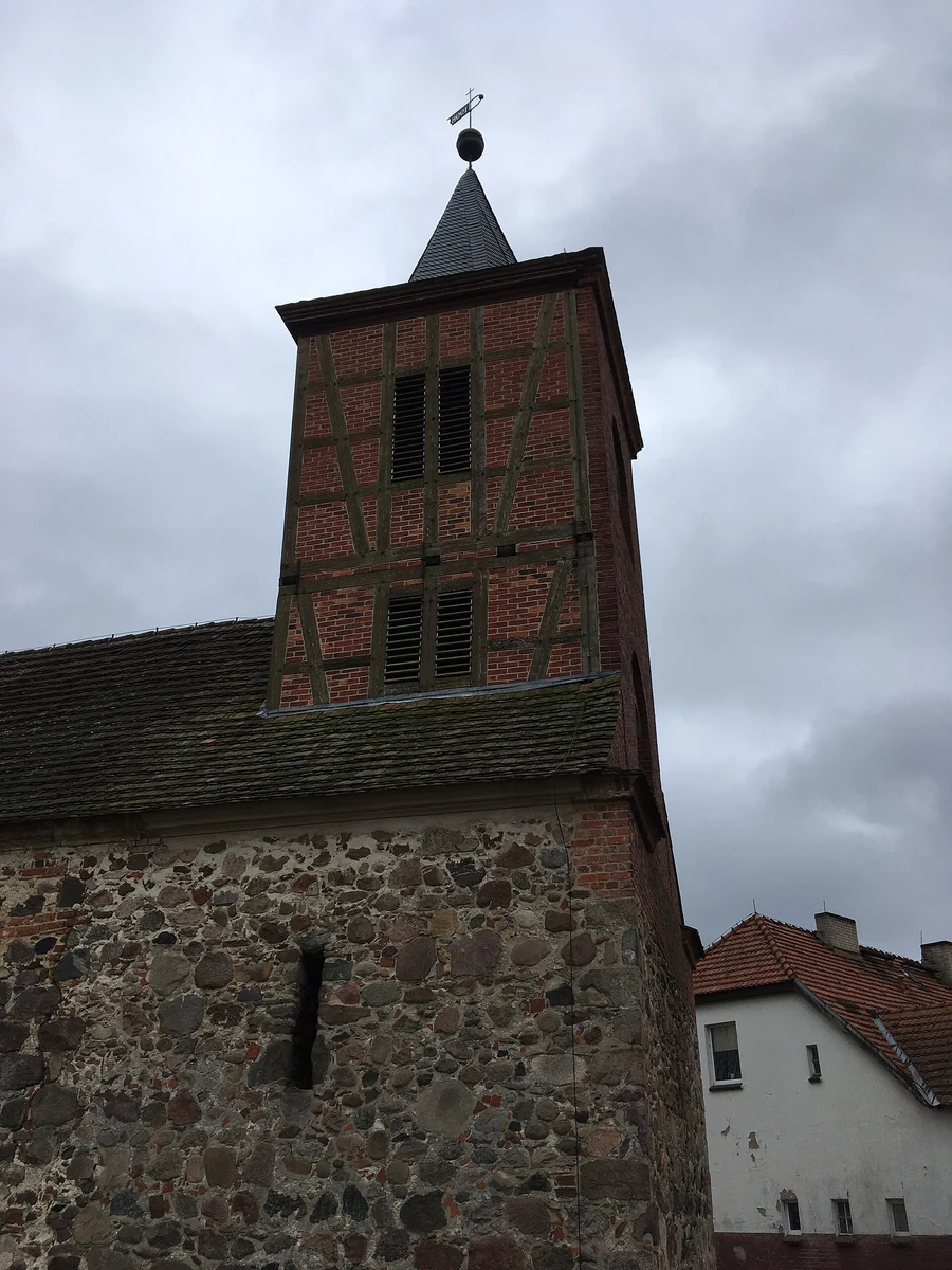 Dorfkirche Gräben – mittelalterliche Feldsteinkirche mit Westturm, Gemeinde Gräben, Potsdam-Mittelmark, Brandenburg