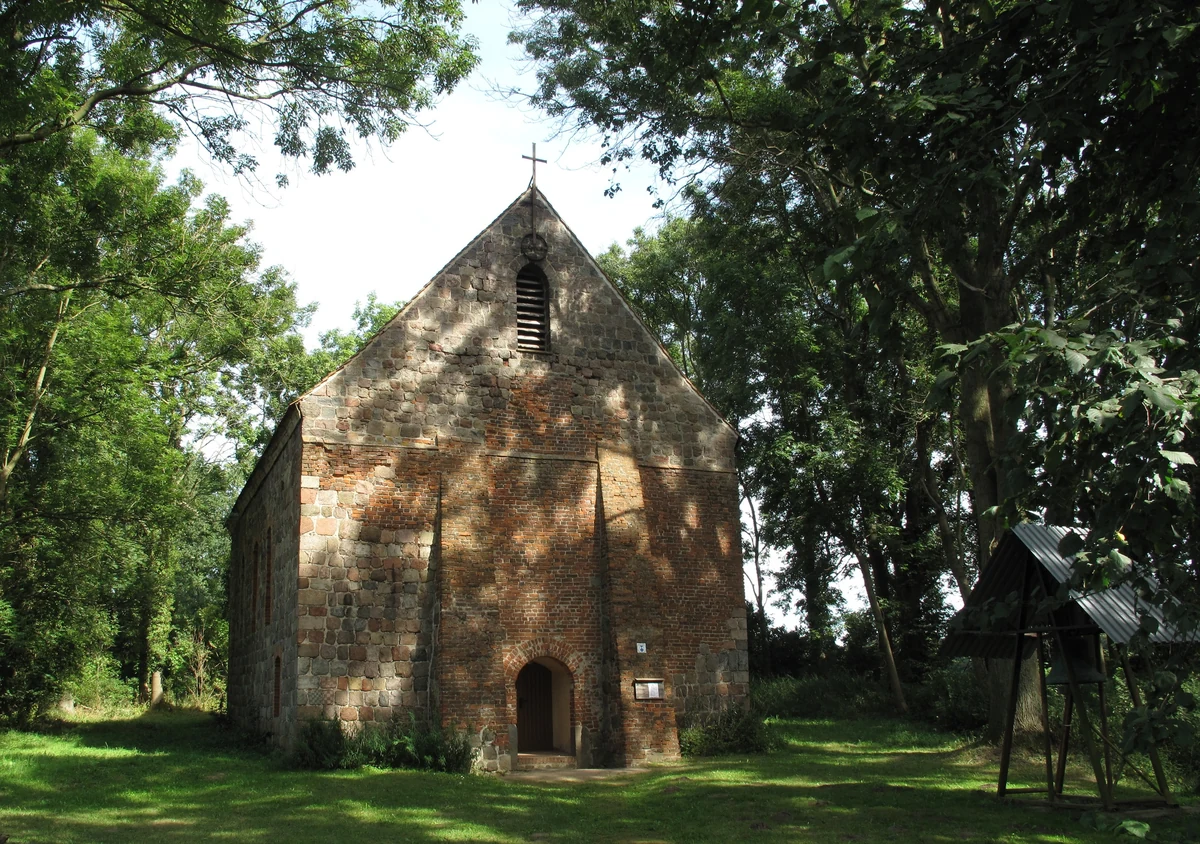 Dorfkirche Grunow (Oberbarnim) – Feldsteinkirche mit Schachbrettsteinen, Ortsteil der Gemeinde Oberbarnim, Märkisch-Oderland, Brandenburg