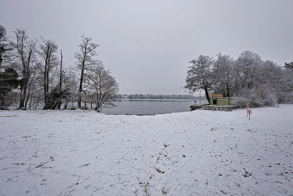 Bürgerablage am Spandauer Forst in Berlin-Hakenfelde – Badestelle an der Havel, Spandau-Nord