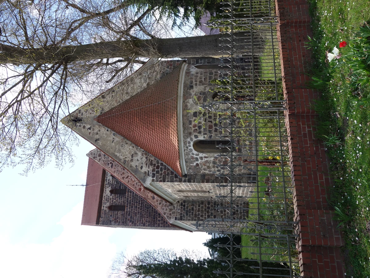Dorfkirche Herzfelde – denkmalgeschützte Dorfkirche im Ortsteil Herzfelde, Gemeinde Rüdersdorf bei Berlin, Märkisch-Oderland, Brandenburg