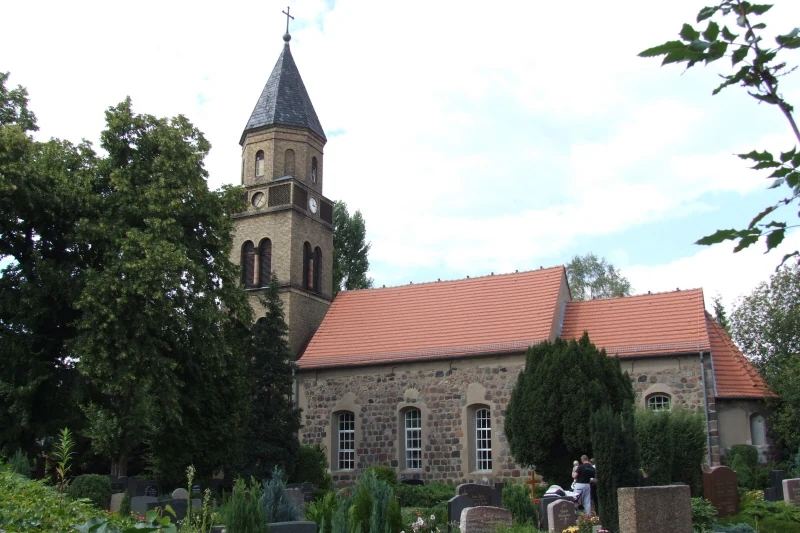 Dorfkirche Karow an Alt-Karow – spätromanische Feldsteinkirche, Pankow-Nord