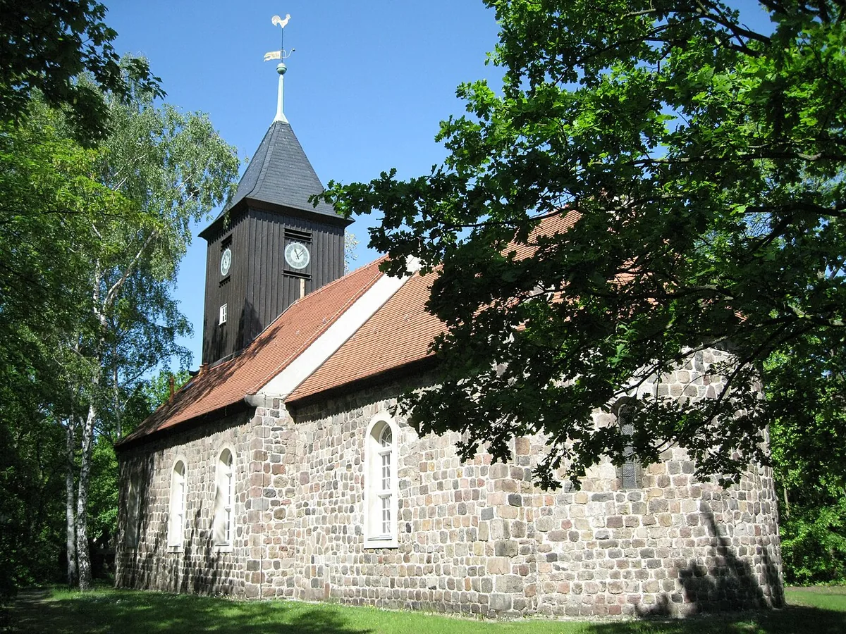 Dorfkirche Lankwitz am Anger Alt-Lankwitz – Feldsteinkirche mit Turm, Berlin-Lankwitz