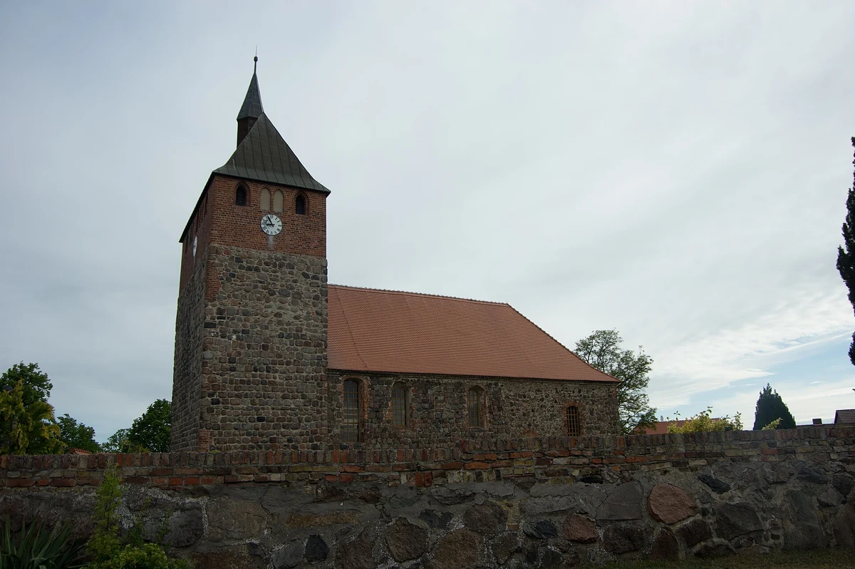 Dorfkirche Linthe – spätromanische Feldsteinkirche, Gemeinde Linthe, Potsdam-Mittelmark, Brandenburg