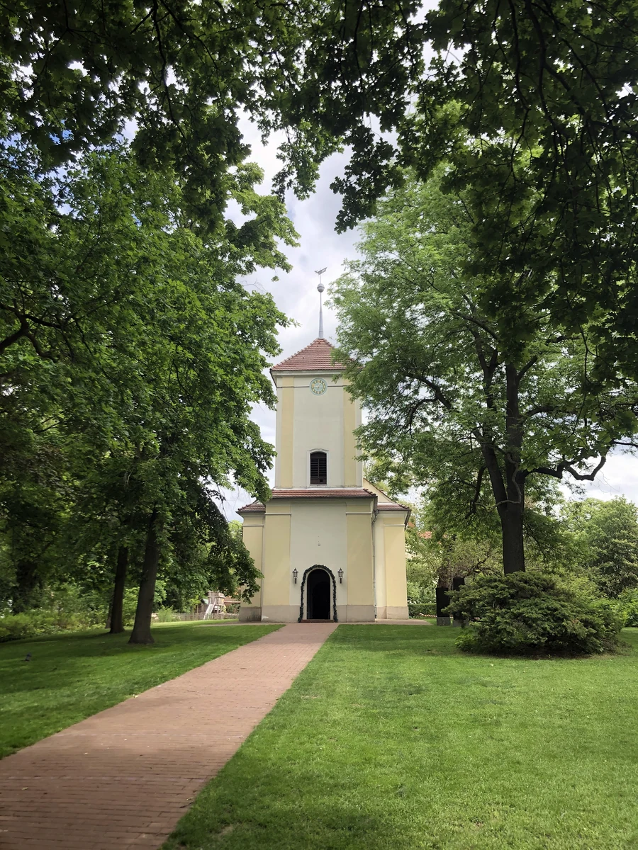 Dorfkirche Lübars am Dorfanger Alt-Lübars – barocke Dorfkirche, Freilichtmuseum-Dorfkern, Reinickendorf
