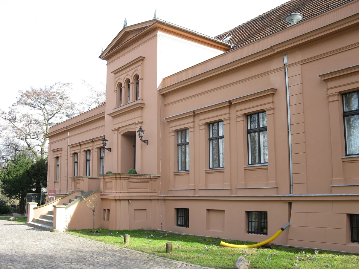 Gründerzeitmuseum im Gutshaus Mahlsdorf am Hultschiner Damm – Ortsteil-Wahrzeichen, Marzahn-Hellersdorf