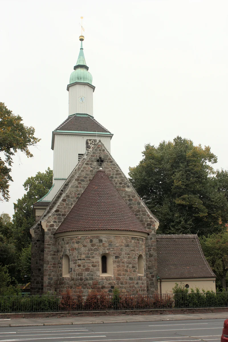 Dorfkirche Mariendorf am Anger Alt-Mariendorf – Feldsteinkirche mit barockem Turm, Berlin-Mariendorf