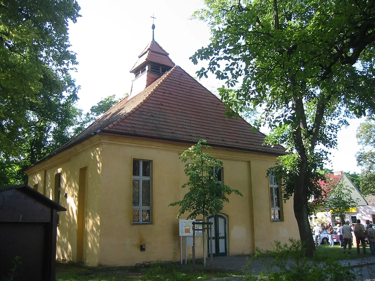 Dorfkirche Müggelheim – klassizistische Dorfkirche am Ortsteilkern, Berlin-Müggelheim