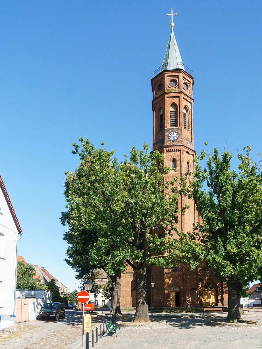 Stadtkirche St. Johannis Niemegk – evangelische Stadtkirche am Kirchplatz, Hoher Fläming, Brandenburg