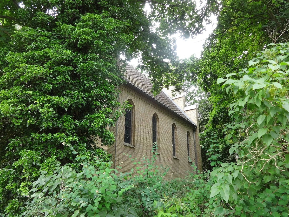 Dorfkirche Eggersdorf – Backsteinbau 1870 im Stüler-Stil an der Mühlenstraße, Gemeinde Petershagen/Eggersdorf, Märkisch-Oderland, Brandenburg
