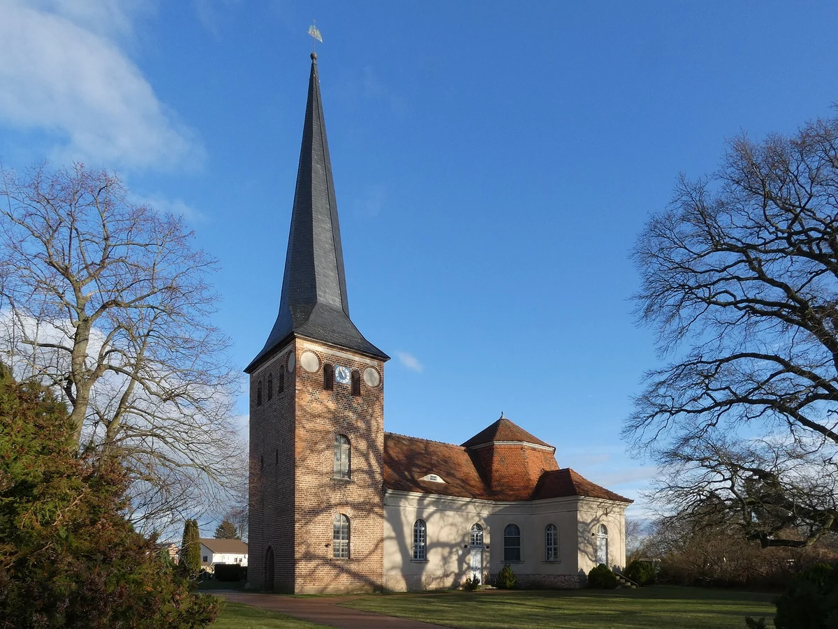 Dorfkirche Roskow – barocke Kreuzkirche an der Dorfstraße, Potsdam-Mittelmark, Brandenburg