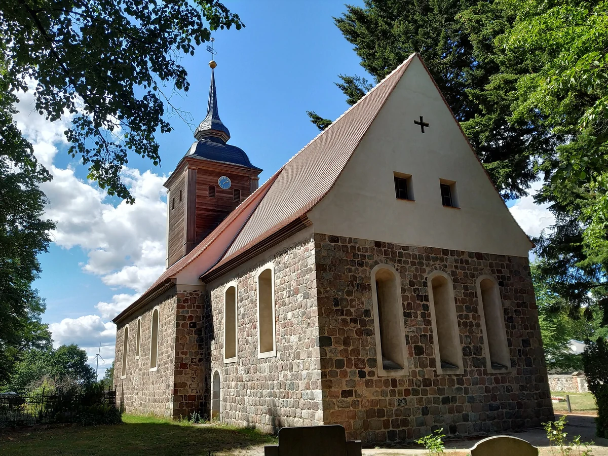 Dorfkirche Rüdnitz – frühgotische Feldsteinkirche mit verbrettertem Fachwerkturm, Barnim, Brandenburg