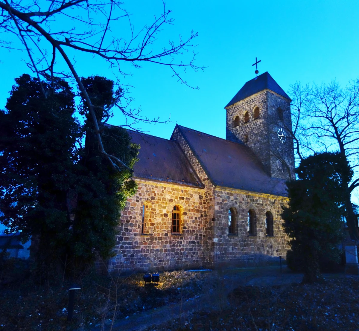 Dorfkirche Schönefeld – spätromanischer Feldsteinbau an der Kirchstraße, Gemeinde Schönefeld Landkreis Dahme-Spreewald, Brandenburg