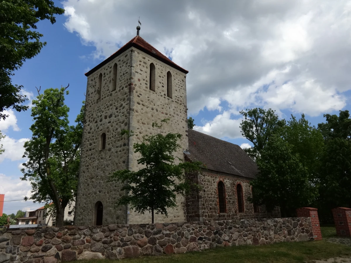 Dorfanger Werder (Rehfelde) – Angerlage im Ortsteil der Gemeinde Rehfelde, Märkisch-Oderland, Brandenburg
