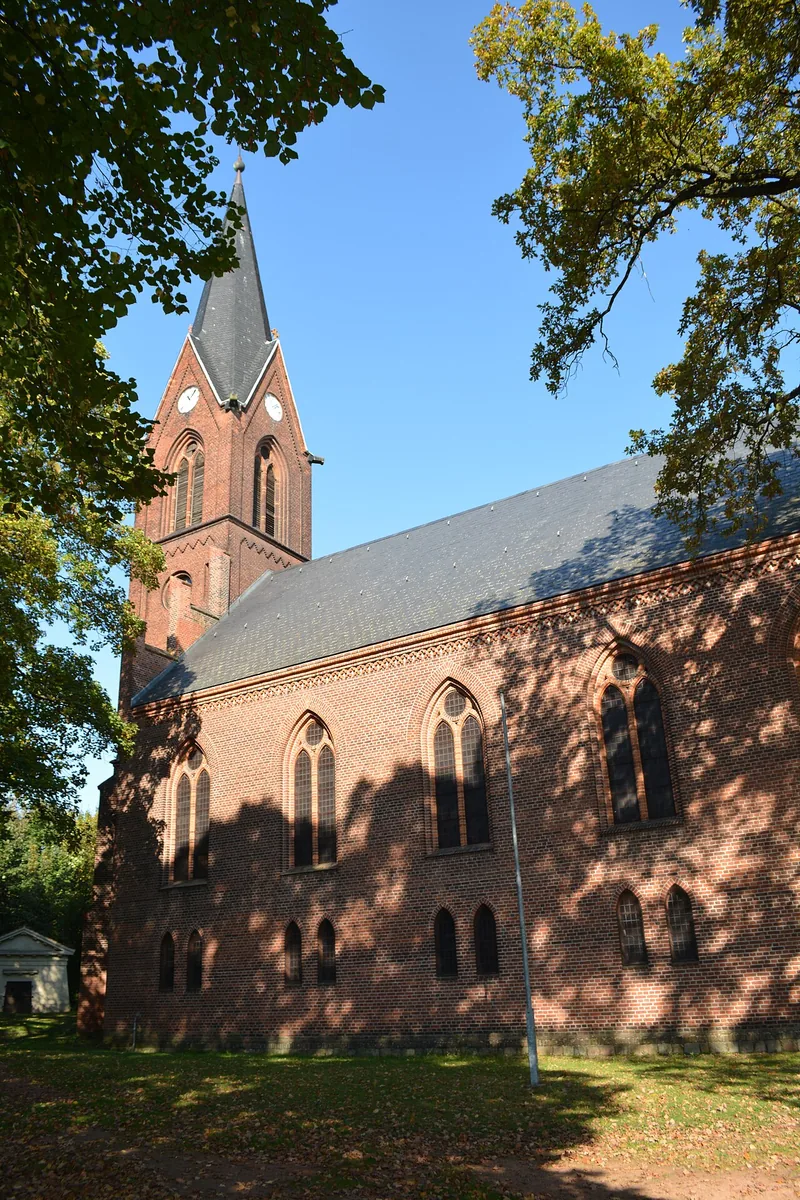 Stadtkirche St. Michael Werneuchen – neugotische Pfarrkirche mit Turmhelm, Stadt Werneuchen, Landkreis Barnim, Brandenburg