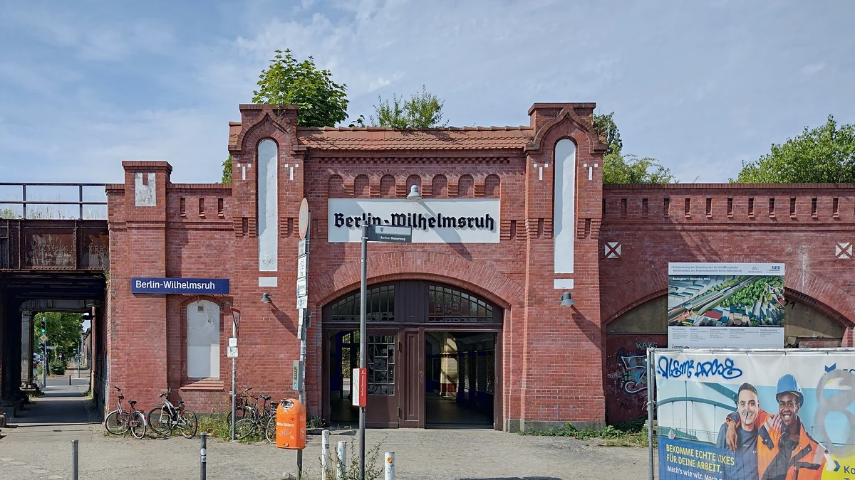 S-Bahnhof Wilhelmsruh an der Hauptstraße / Kopenhagener Straße – Ortsteil Berlin-Wilhelmsruh, Pankow