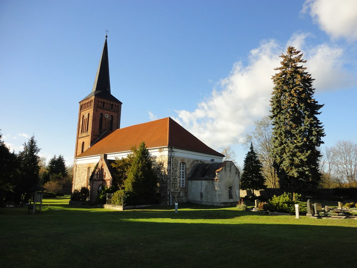 Dorfkirche im Ortsteil Trampe, Gemeinde Breydin