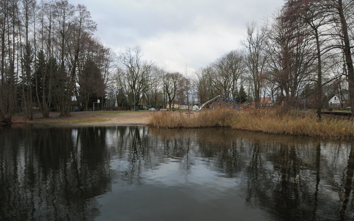 Zeesener See mit Badestrand Zeesen – Seeufer und Ortsteil der Stadt Königs Wusterhausen, Dahme-Spreewald, Brandenburg